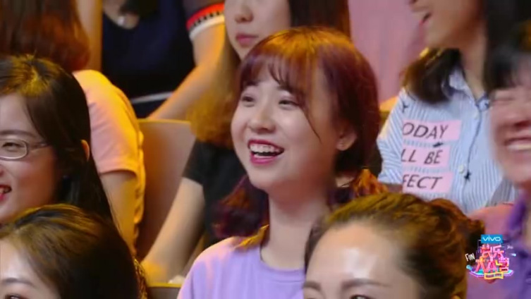 【快乐大本营直播】炸鸡薯条很不错,烧烤奶茶也挺好,盖浇饭可不能少,像本本这样的“宅星人”,